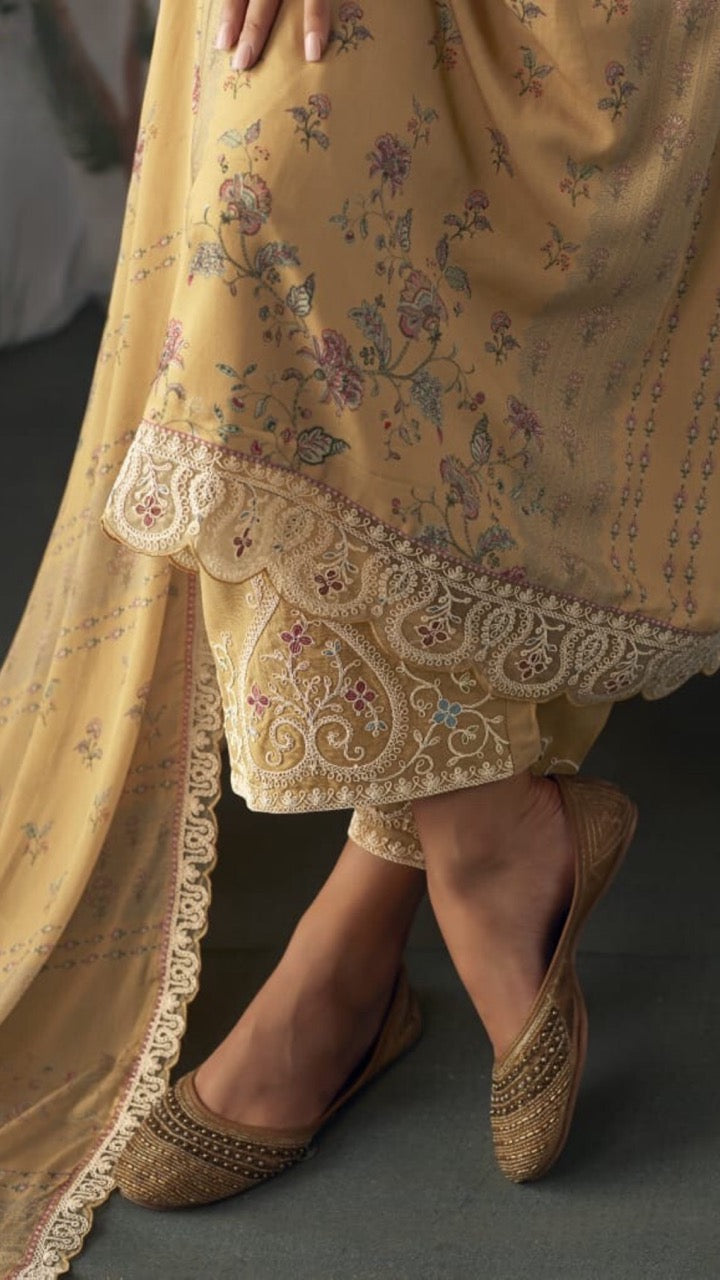 Sundar Surmai Suit