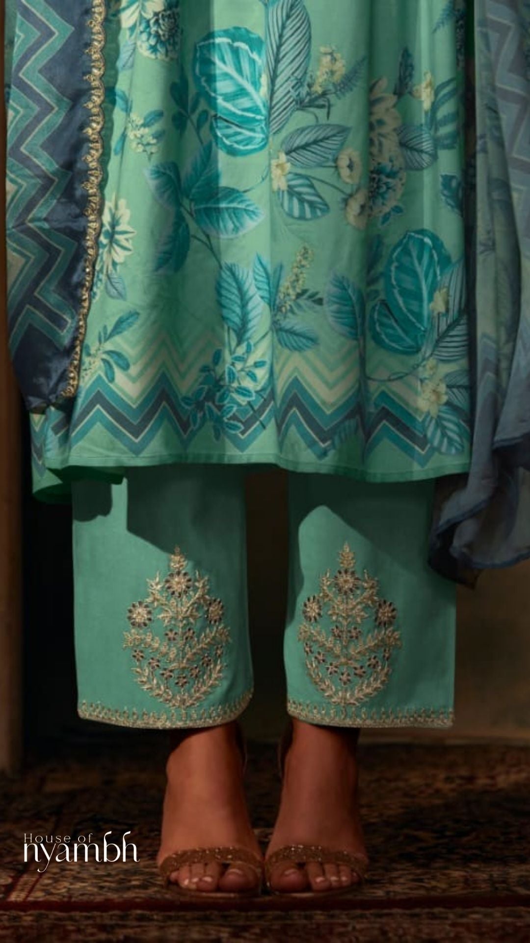 Meera Suit